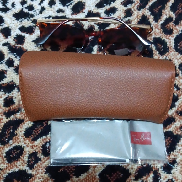 SALE 🤩 Ray.Ban sunglasses with case and microfiber cloth - Picture 8 of 12